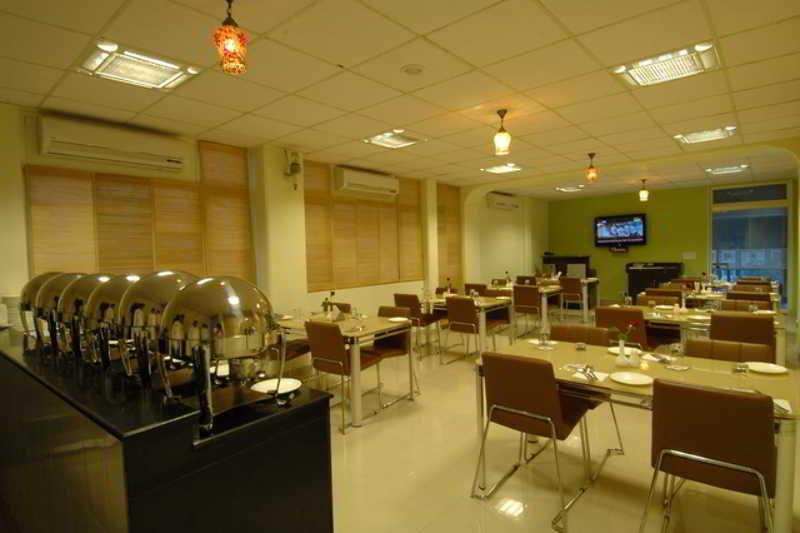 Clarks Inn Nehru Place New Delhi Eksteriør billede